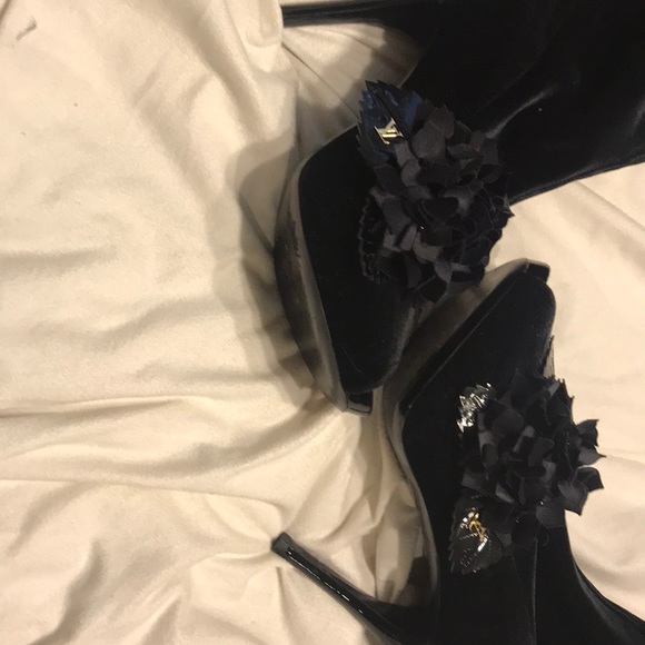 Louis Vuitton over the knee boots - Picture 7 of 7